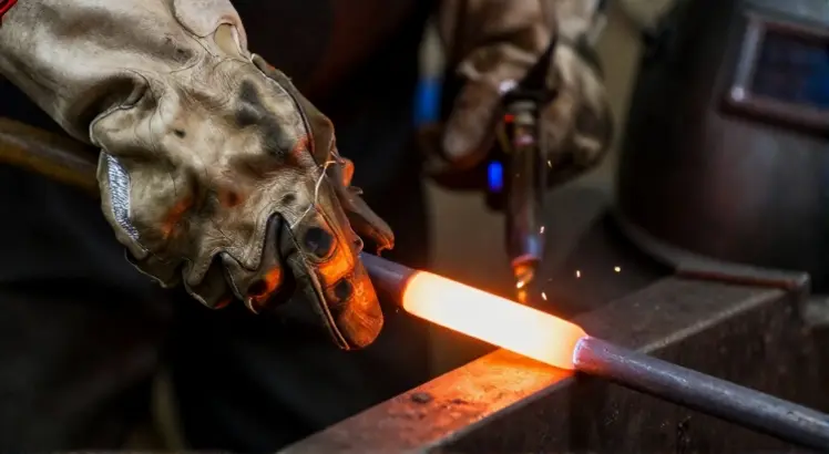 Are welding gloves heat resistant